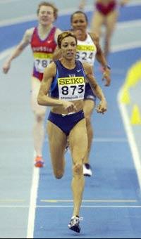 Regina Jacobs ahead of Kelly Holmes during the 1500m world final. Britain's Holmes, a world silver medallist in the 800 metres, has called for Jacobs to be stripped of her world indoor 1500m gold medal.